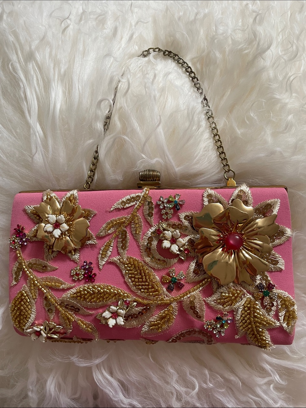 ✨🎀 Rococo Bag Filled With Costume Earrings - Picture 5 of 7